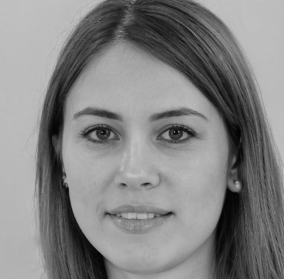 Portrait de Nora Vilhelmsen, cliente ayant refait son identité